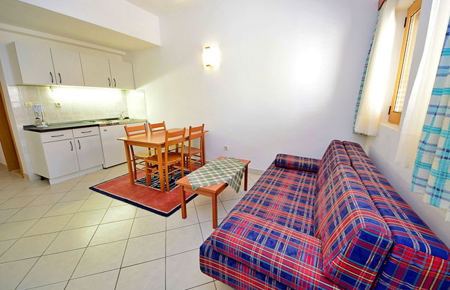 Appartamento con 2 camere da letto a Orebić con piscina e giardino - Foto 8