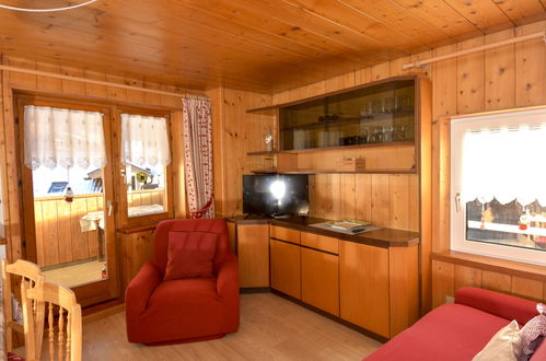 Foto 4 - Apartamento de 3 quartos em San Giovanni di Fassa-Sèn Jan com vista para a montanha