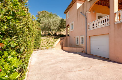 Foto 21 - Casa con 4 camere da letto a Sainte-Maxime con piscina privata e vista mare