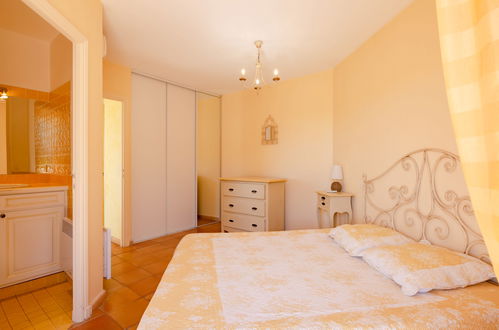 Foto 5 - Casa con 4 camere da letto a Sainte-Maxime con piscina privata e giardino