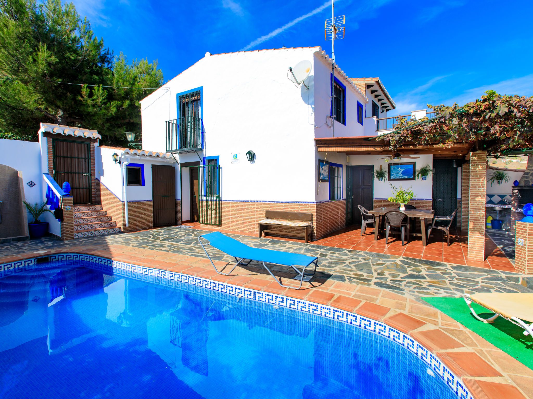 Photo 1 - Maison de 3 chambres à Almuñécar avec piscine privée et vues à la mer