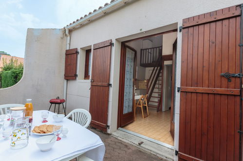 Photo 15 - 1 bedroom House in Les Mathes with swimming pool and sea view