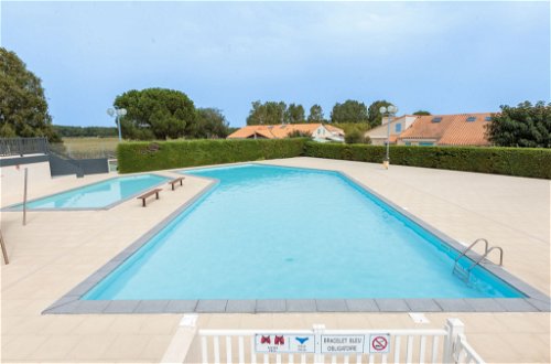 Foto 1 - Casa de 1 habitación en Les Mathes con piscina y vistas al mar
