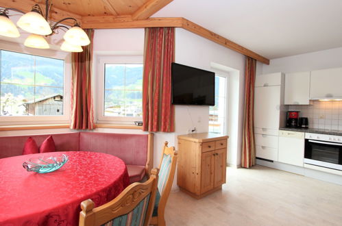 Foto 14 - Appartamento con 1 camera da letto a Stumm con vista sulle montagne