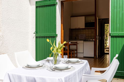 Photo 5 - Maison de 1 chambre à Les Mathes avec piscine et terrasse