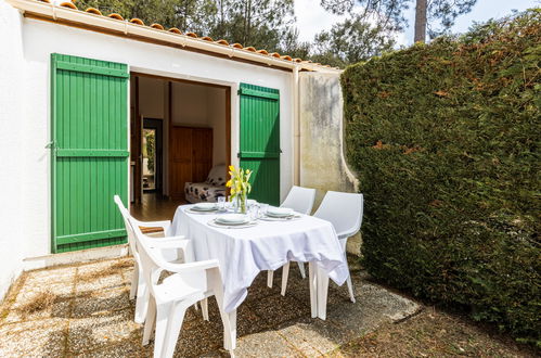 Foto 4 - Casa de 1 habitación en Les Mathes con piscina y terraza