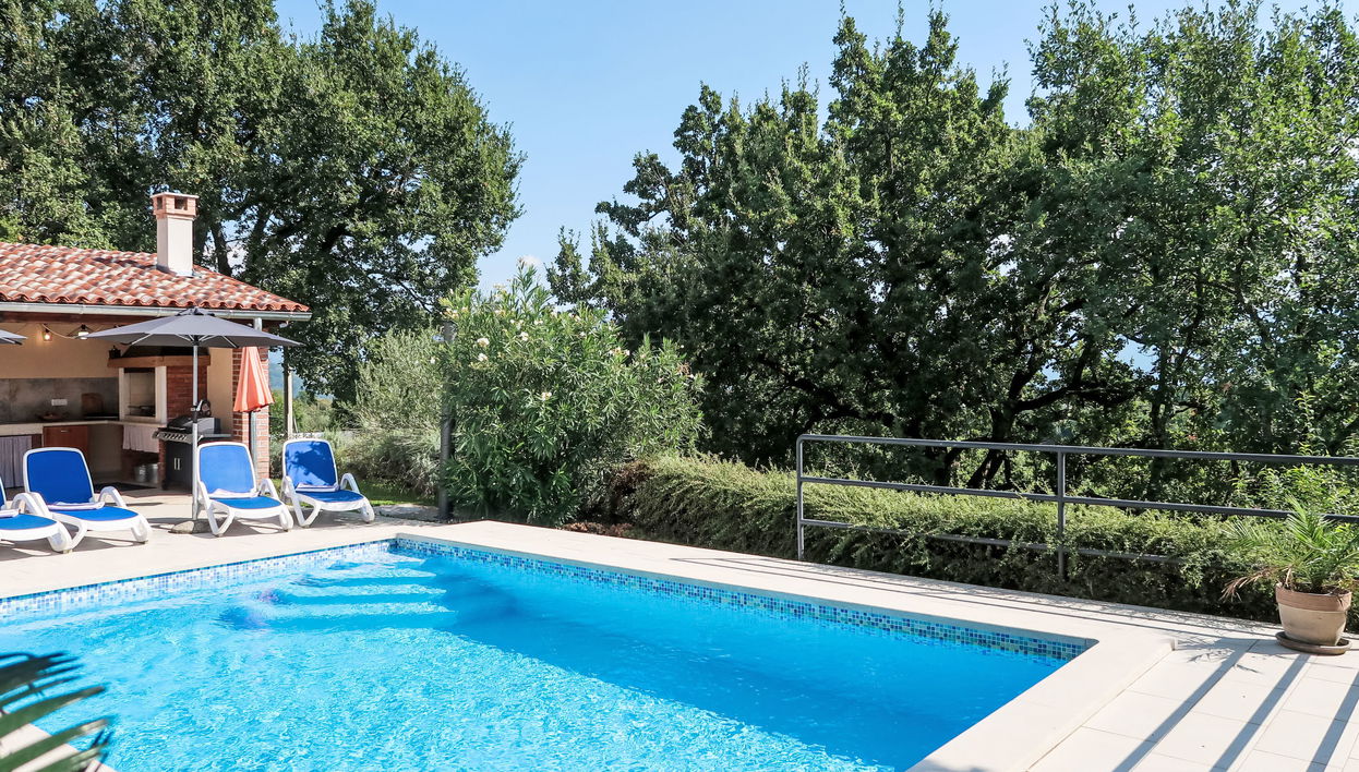 3 bedroom House in Pićan with private pool and garden - Photo 1
