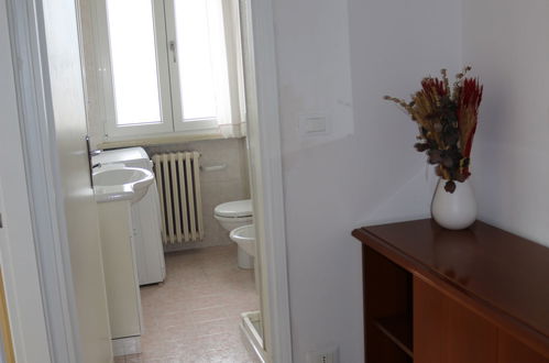 Photo 15 - 2 bedroom Apartment in Lazise with garden