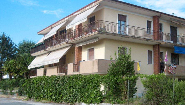 Photo 1 - Appartement de 2 chambres à Lazise avec jardin et vues sur la montagne