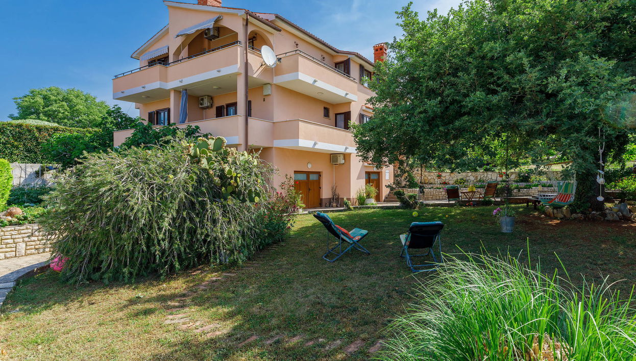 Apartment mit 2 Schlafzimmern in Poreč mit garten und terrasse - Foto 1
