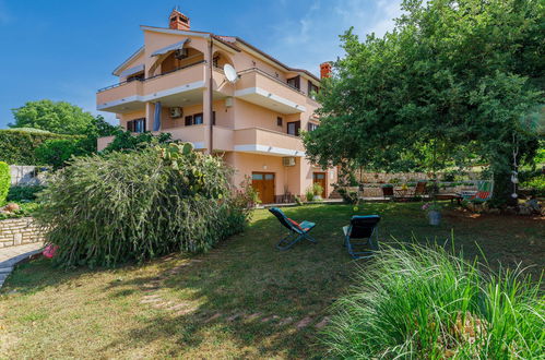 Photo 1 - Appartement de 1 chambre à Poreč avec jardin et terrasse