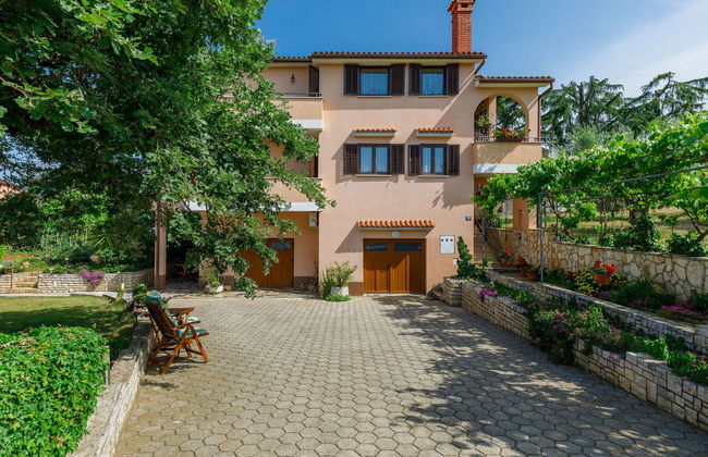Apartamento de 1 quarto em Poreč com jardim e terraço - Foto 1