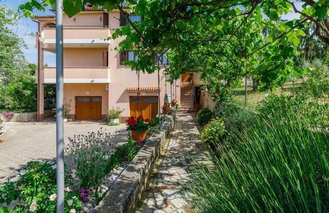 Apartamento de 1 quarto em Poreč com jardim e terraço - Foto 15