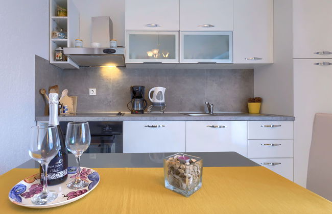 Apartamento de 2 quartos em Poreč com jardim e terraço - Foto 2