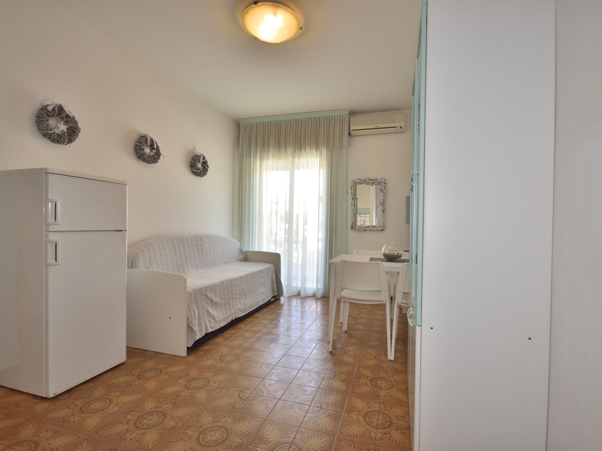 Foto 7 - Apartment mit 1 Schlafzimmer in San Michele al Tagliamento mit blick aufs meer