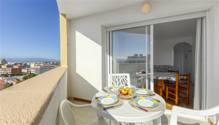 Photo 1 - Apartment in Roses with sea view