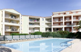 Foto 1 - Apartment mit 1 Schlafzimmer in Sainte-Maxime mit schwimmbad und blick aufs meer