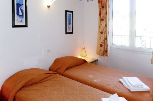 Foto 4 - Apartment mit 1 Schlafzimmer in Sainte-Maxime mit schwimmbad und blick aufs meer