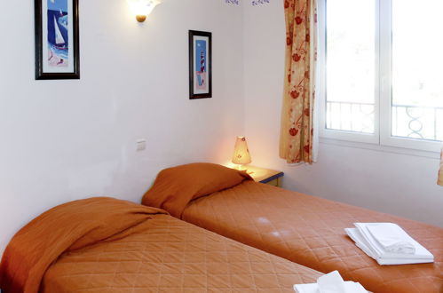 Foto 4 - Appartamento con 1 camera da letto a Sainte-Maxime con piscina e giardino