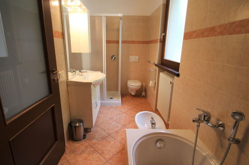 Photo 12 - 1 bedroom Apartment in Brezzo di Bedero with garden