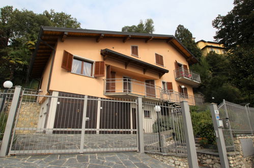 Foto 22 - Apartment mit 1 Schlafzimmer in Brezzo di Bedero mit blick auf die berge