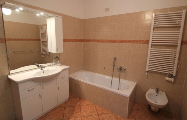 Casa de 7 quartos em Brezzo di Bedero com jardim e terraço - Foto 18