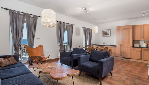 4 bedroom House in Mošćenička Draga with swimming pool and garden - Photo 4