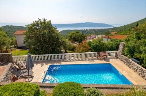 Foto 3 - Casa de 3 habitaciones en Mošćenička Draga con piscina y vistas al mar
