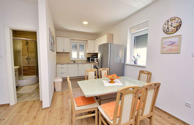 Apartamento de 4 quartos em Vrgorac com piscina privada e jardim - Foto 13