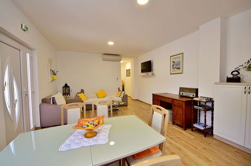 Photo 12 - 3 bedroom Apartment in Vrgorac with private pool and sea view