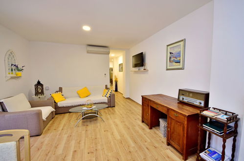 Foto 5 - Appartamento con 3 camere da letto a Vrgorac con piscina privata e vista mare