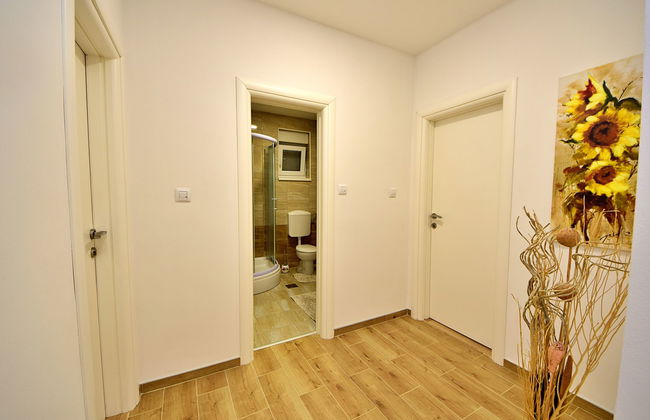 Apartamento de 4 quartos em Vrgorac com piscina privada e jardim - Foto 15