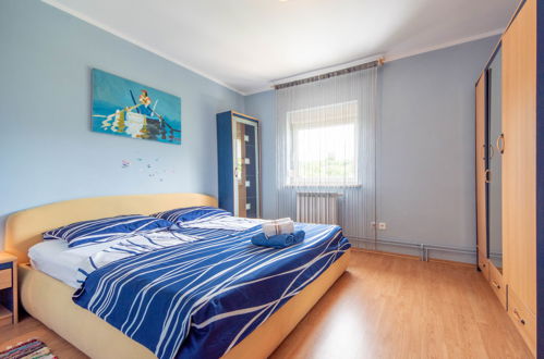 Foto 7 - Appartamento con 3 camere da letto a Kastav con terrazza e vista mare
