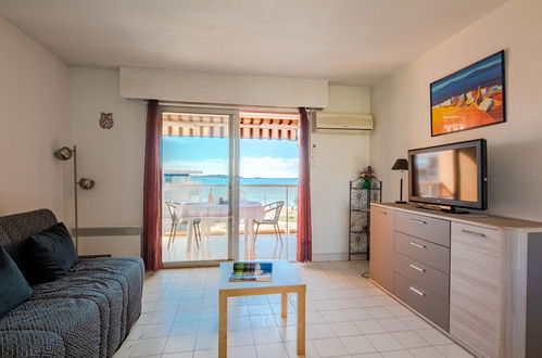 Foto 2 - Appartamento con 1 camera da letto a Fréjus con terrazza e vista mare