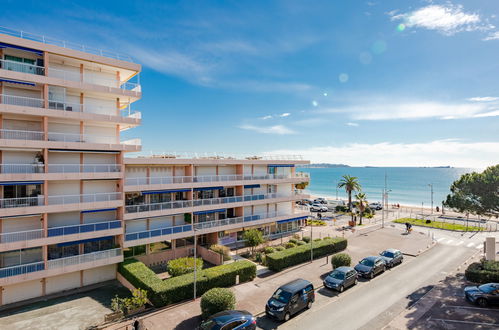 Foto 16 - Appartamento con 1 camera da letto a Fréjus con terrazza e vista mare