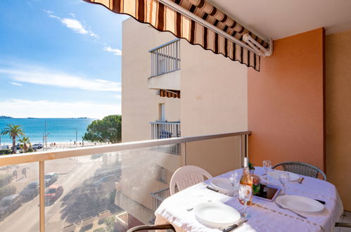 Foto 15 - Apartamento de 1 quarto em Fréjus com terraço e vistas do mar