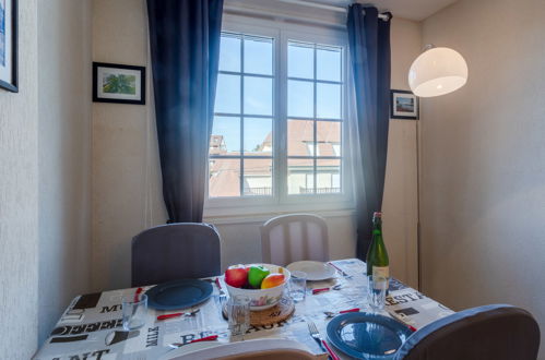 Photo 11 - 1 bedroom Apartment in Cabourg with garden and sea view