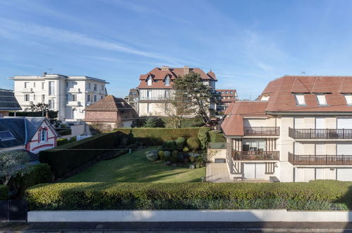 Foto 22 - Apartamento de 1 habitación en Cabourg con jardín y vistas al mar