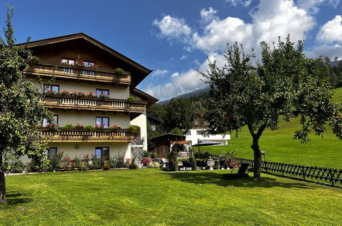 Foto 6 - Apartamento de 2 quartos em Hart im Zillertal com jardim e terraço