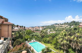 Photo 3 - Appartement de 2 chambres à Imperia avec piscine et jardin