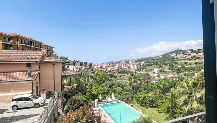 Photo 1 - Appartement de 2 chambres à Imperia avec piscine et jardin