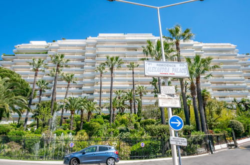 Foto 19 - Apartamento de 2 habitaciones en Cannes con jardín y vistas al mar