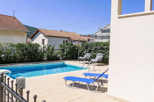 Photo 18 - Maison de 3 chambres à Stari Grad avec piscine privée et vues à la mer