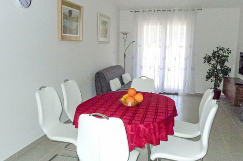 Foto 10 - Casa con 3 camere da letto a Stari Grad con piscina privata e terrazza