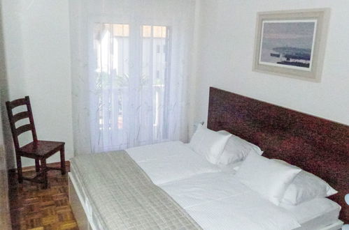 Foto 15 - Casa con 3 camere da letto a Stari Grad con piscina privata e vista mare