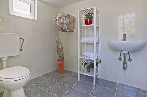 Foto 35 - Casa de 3 quartos em Žminj com piscina privada e jardim