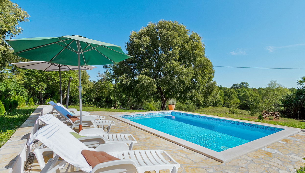 Maison de 4 chambres à Žminj avec piscine privée et jardin - Photo 1