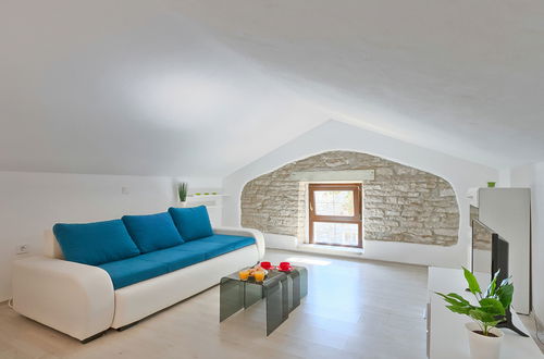 Foto 2 - Casa de 3 quartos em Žminj com piscina privada e jardim