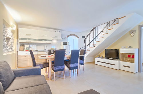 Foto 3 - Casa de 3 quartos em Žminj com piscina privada e jardim