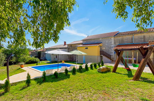 Foto 37 - Casa de 3 quartos em Žminj com piscina privada e jardim